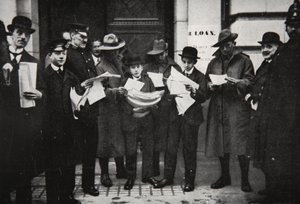 Krigslån: tidlige ansøgere med prospekter, illustration fra The Illustrated War News, januar 1917 af French Photographer